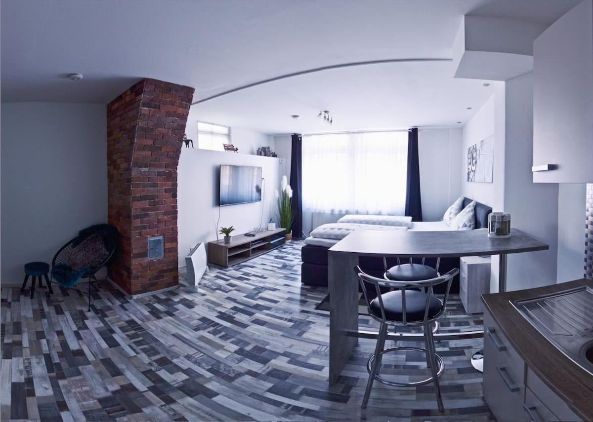 Moderne Wohnung Schwarzwald - In Bester Lage Direkt Am Fluss Bad Wildbad Exterior foto